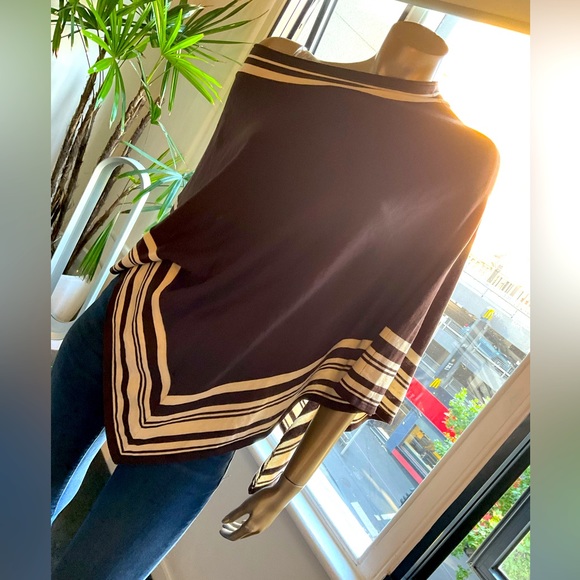 Vintage Espirit Poncho - Picture 2 of 2